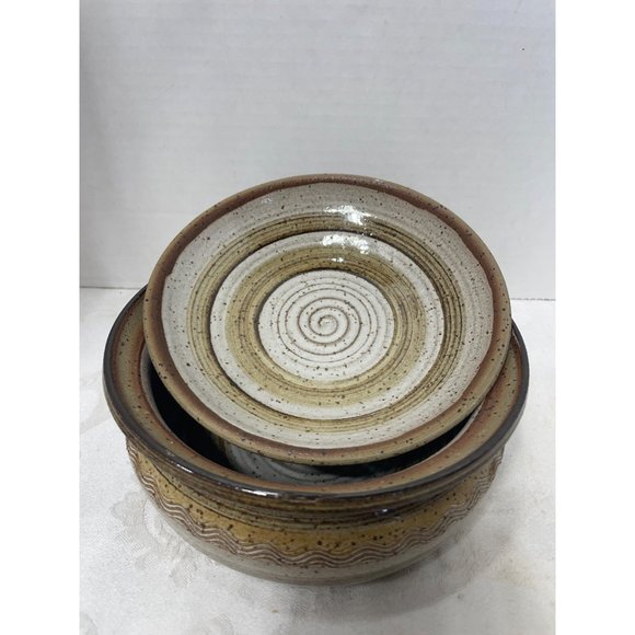 Hobbiest Covered Pottery Dish  6" wide 3" high 5" to top of cover when on Brown/ - Picture 9 of 10